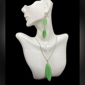 Green pendant necklace & earrings